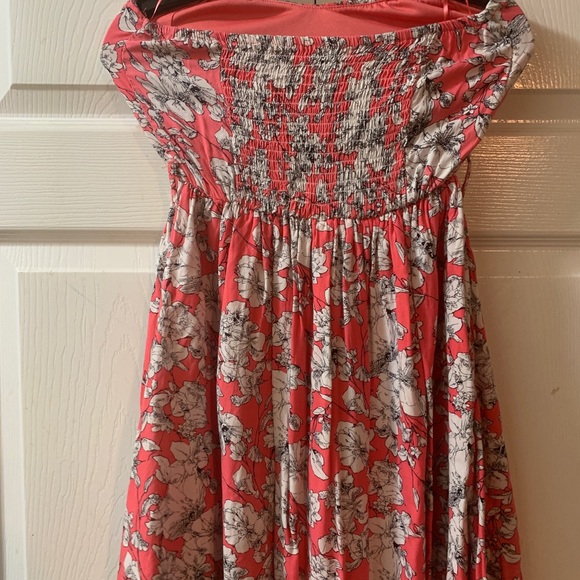 Coral flower print dress! - Picture 2 of 3